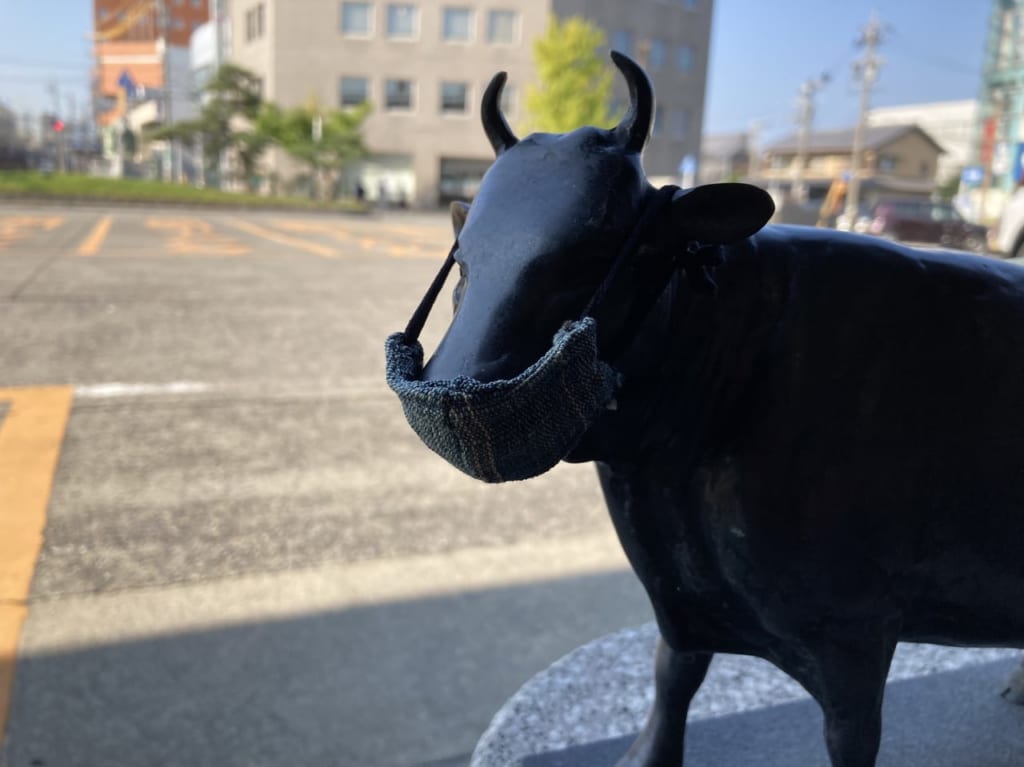松阪駅の松阪牛人形