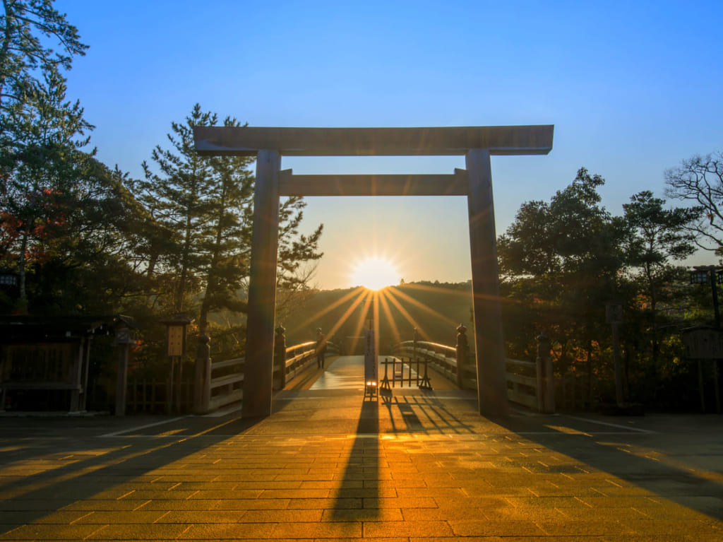 伊勢神宮鳥居からの朝日ー三重フォト