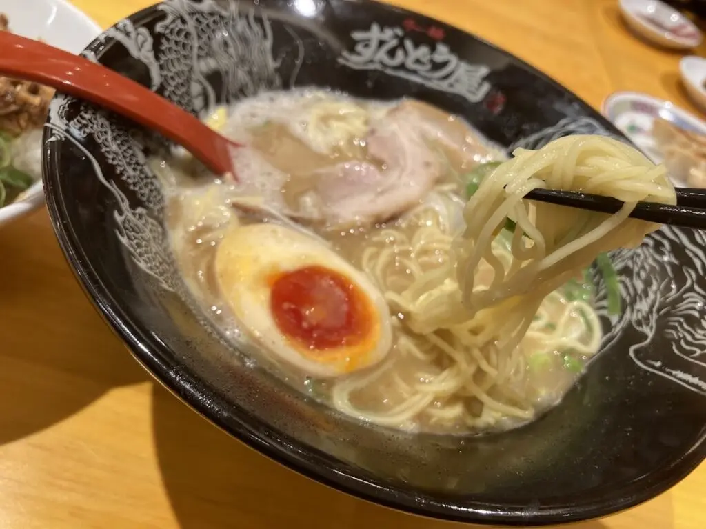 ずんどう屋の和風ラーメンの麺