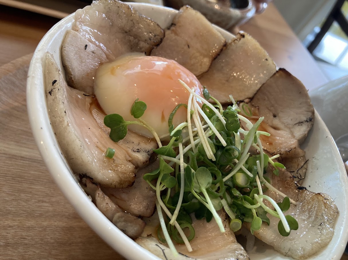菊鉄の松阪豚の炙り丼