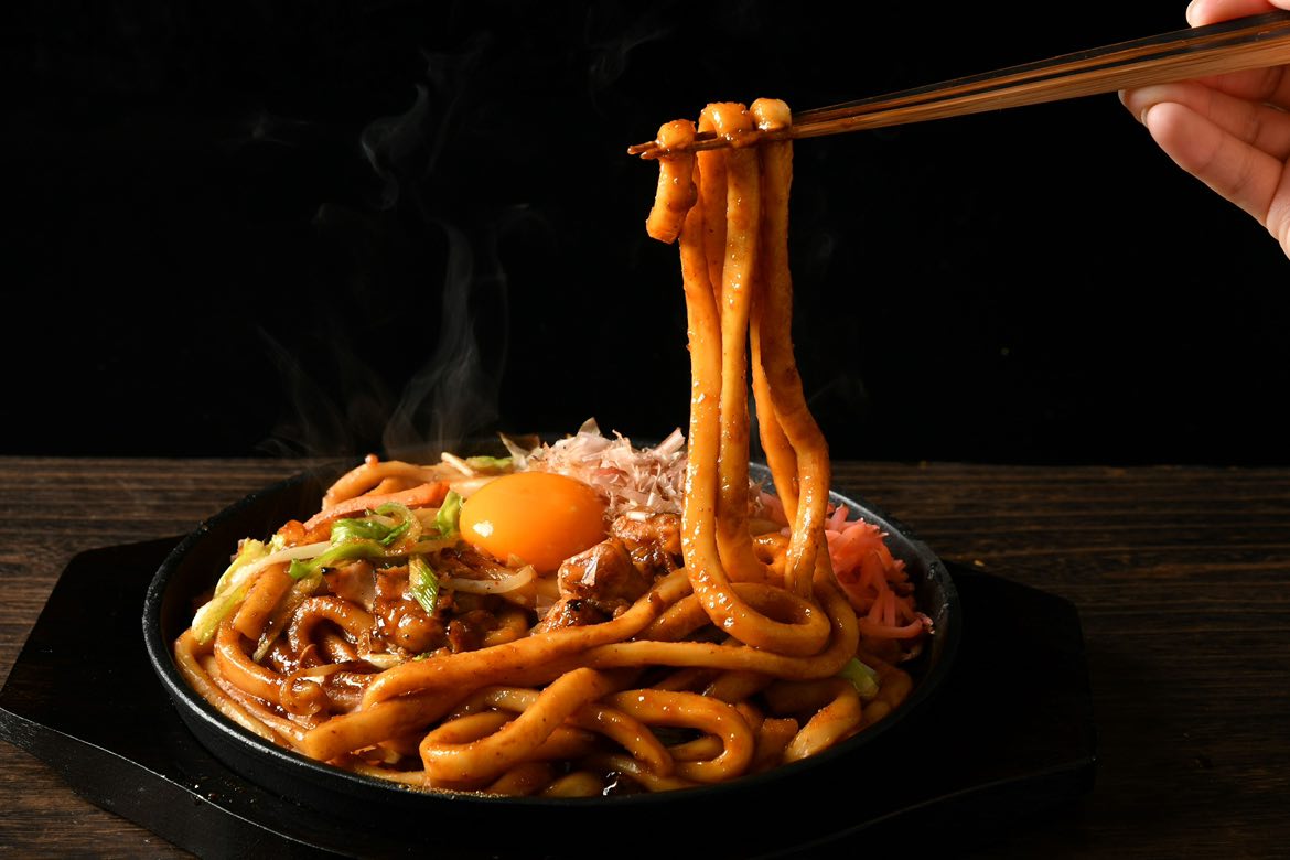 まっつぁかとりみそ焼うどんの