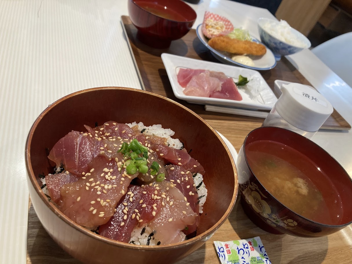 海苔テラスの漬け丼