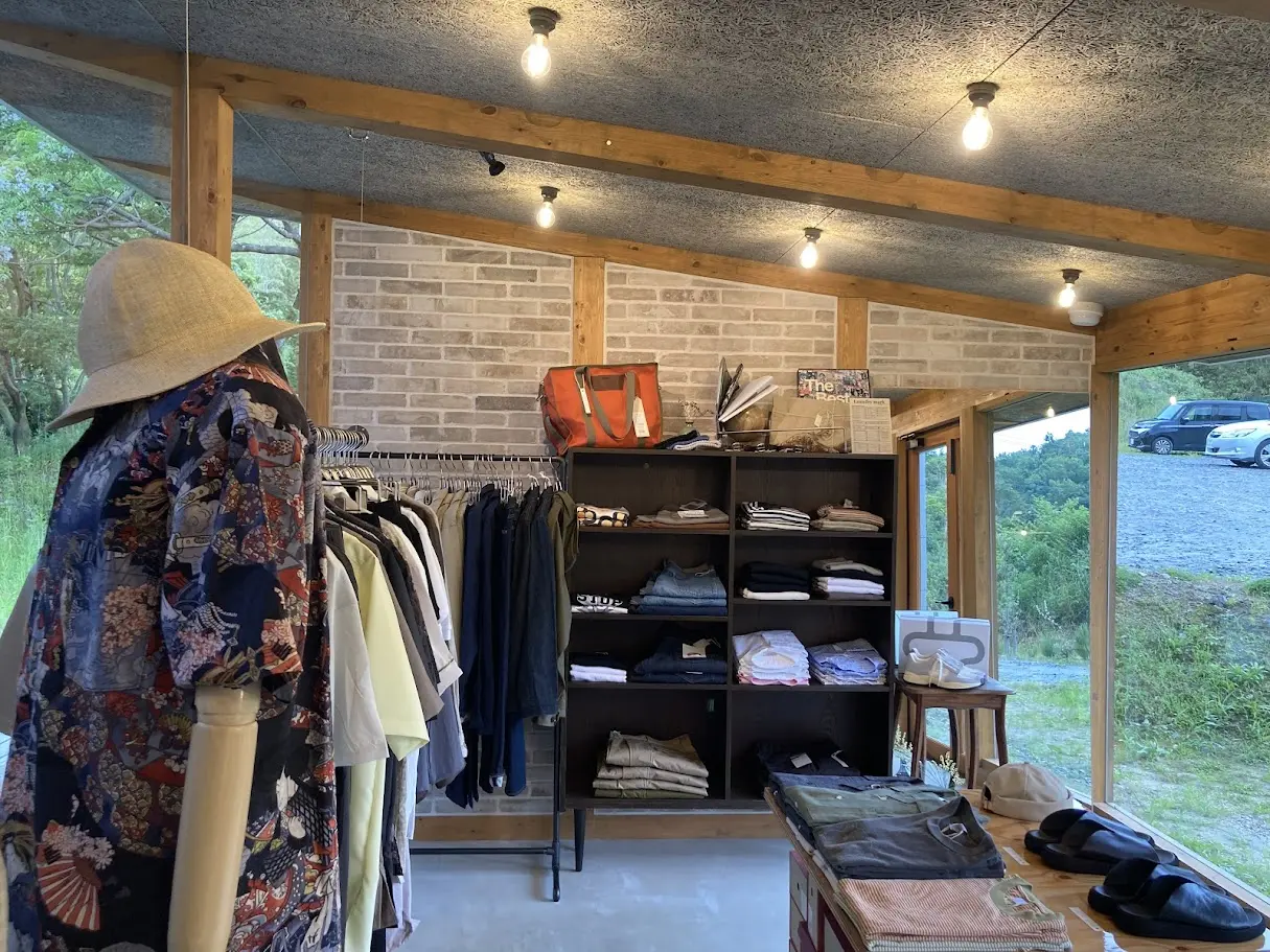 トリムの店内ななめ