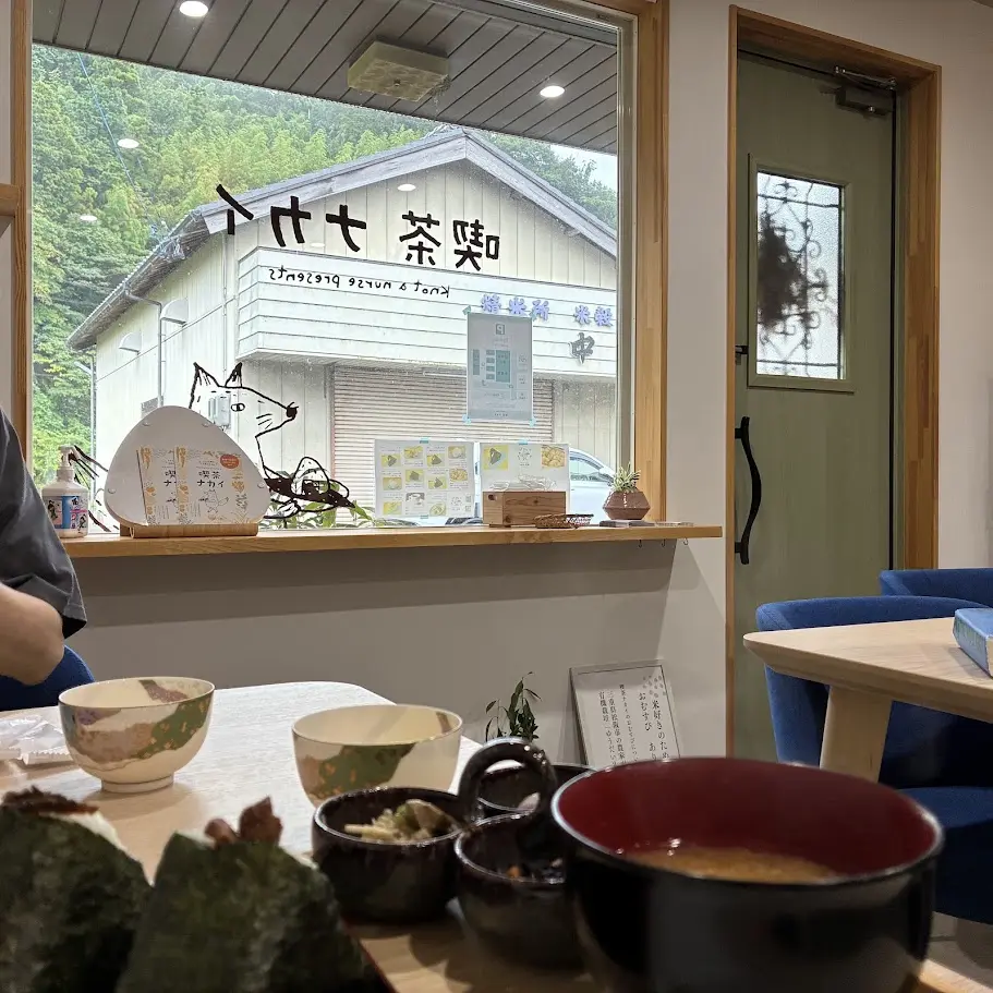 喫茶ナカイの店内