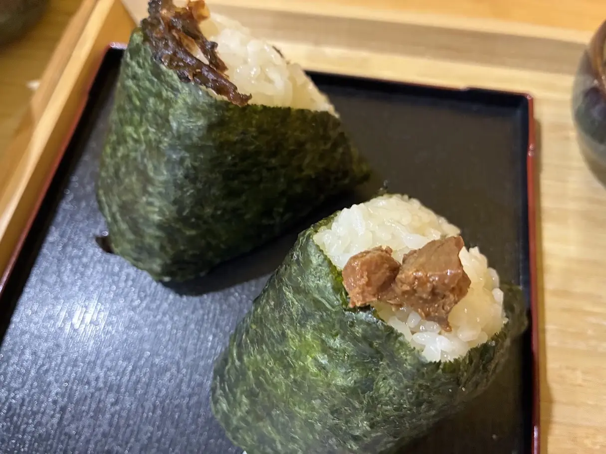 喫茶ナカイのおにぎり2個
