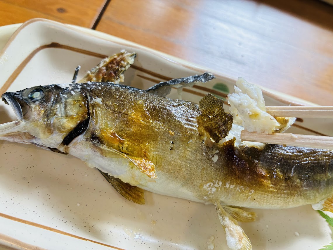 清流茶屋の塩焼きと箸